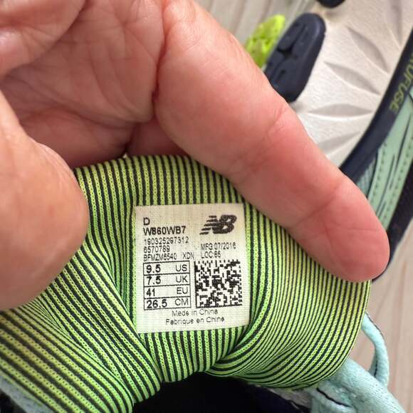 New Balance Women's 860 V7 Blue Running Shoes - Picture 6 of 6